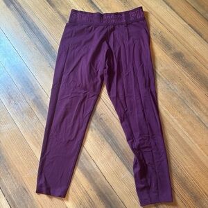 PINK Victoria’s Secret Capri Leggings M 8–10 Maroon Mid Rise Activewear